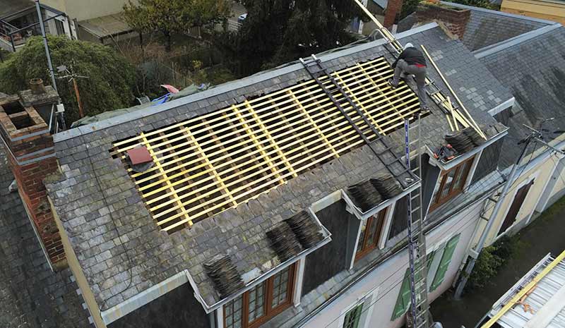 Travaux de couverture - Couverture Hubert 91 : artisan couvreur zingueur dans l’Essonne 91. Travaux de couverture et faîtage en neuf et en rénovation - Dépannage urgent de votre toiture ! Zinguerie. Pose de Vélux dans l’Essonne 91
