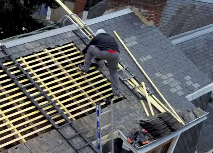 Couverture Hubert 91: artisan couvreur charpentier zingueur peintre sur leMans dans l’Essonne 91: Travaux de couverture, zinguerie, nettoyage démoussage peinture hydrofuge toiture, étanchéité toit terrasse, isolation toit / comble, ravalement peinture façade, pose de bardage et nettoyage des extérieurs. Intervention dans l’Essonne (91)